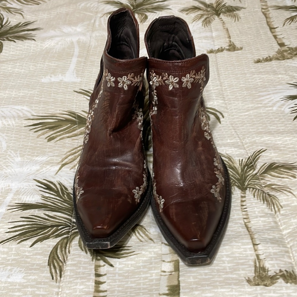 Leather short boots